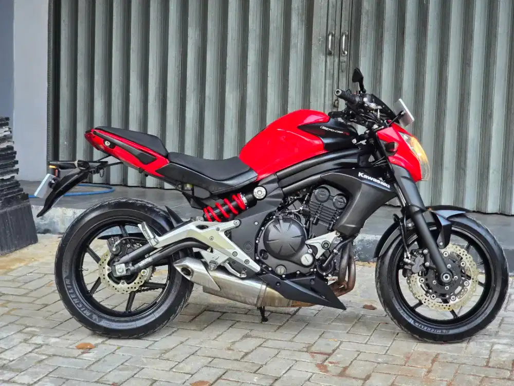 Moge Naked Kawasaki ER6N/ER650 N Th 2012 km 12rb Like New Siap Turing