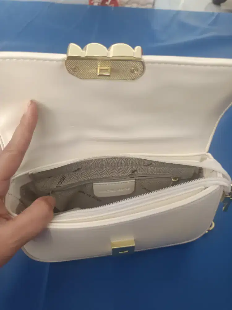 Tas wanita masih bagus ya