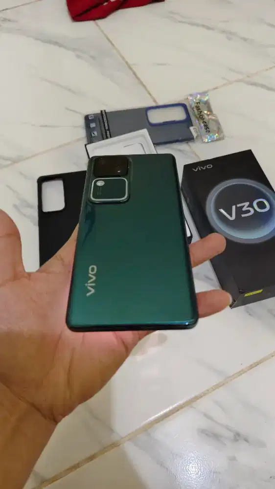 Jual cepat Vivo V30 5G lengkap super mulus