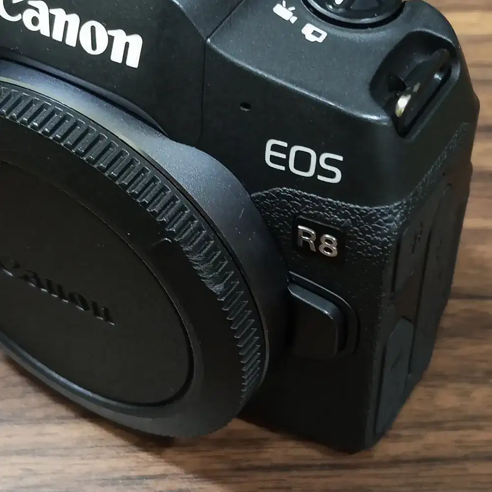 KAMERA MIRORRLESS CANON R8 BODY ONLY LIKENEW FULLSET BOX
