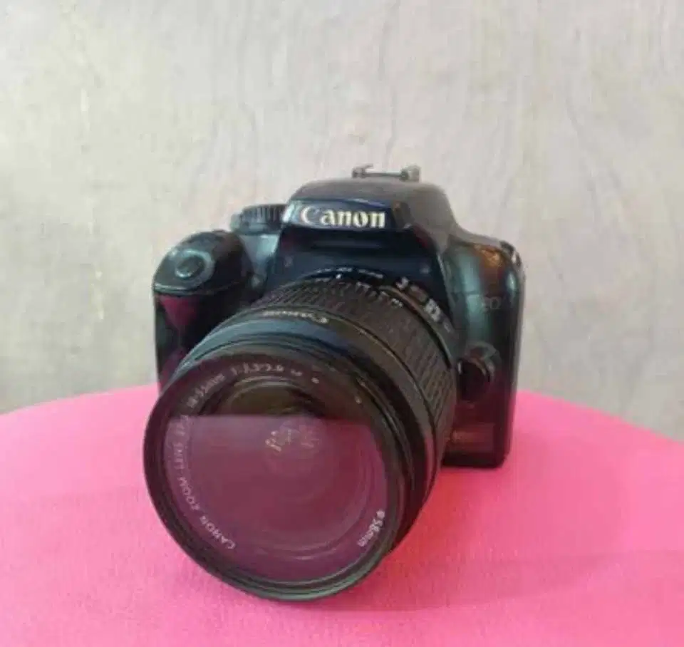 Kamera DSLR canon 1000D