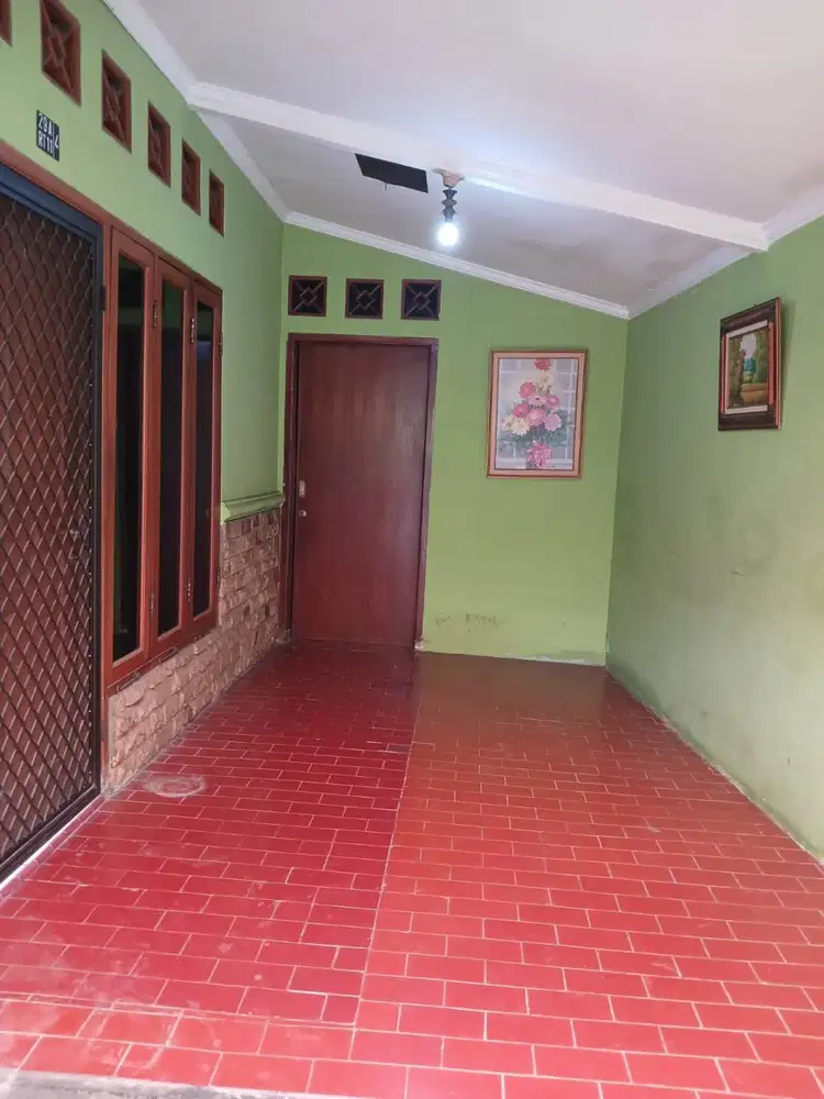 DI KONTRAKKAN RUMAH PERTAHUN JATINEGARA JAKARTA TIMUR