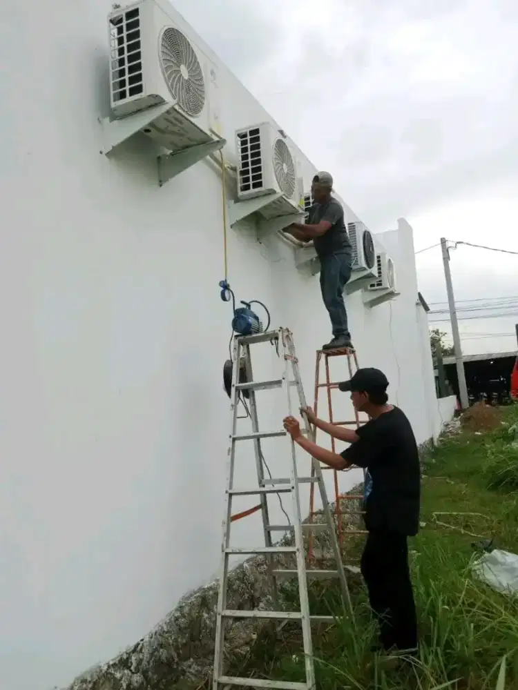 Jasa perbaikan ac tambh freon service kulkas mesin cuci pompa air