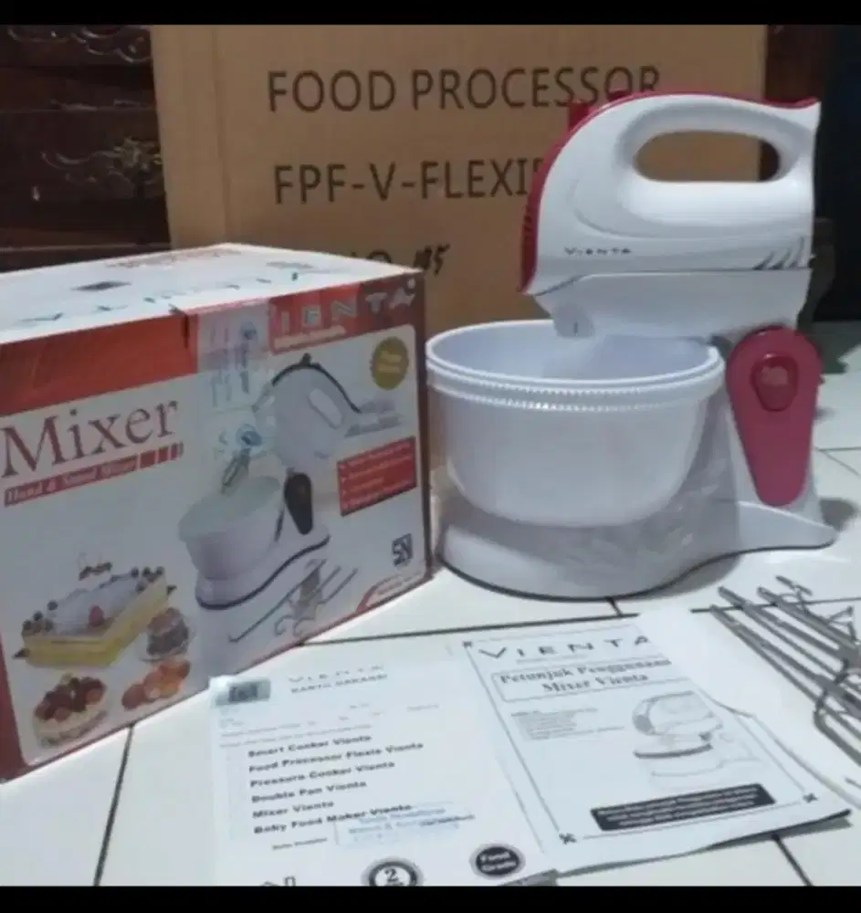 Mixer Vienta warna merah putih