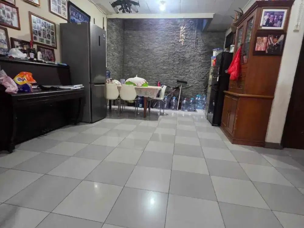 Dijual Rumah dalam komplek di Kebon Jeruk