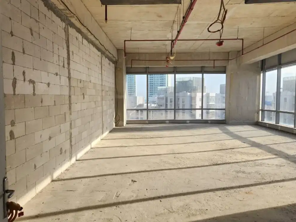 Dijual Cepat Murah Kantor - Office Soho Capital bisa Akses ke kawasan Central Park Luasan 128 Sqm