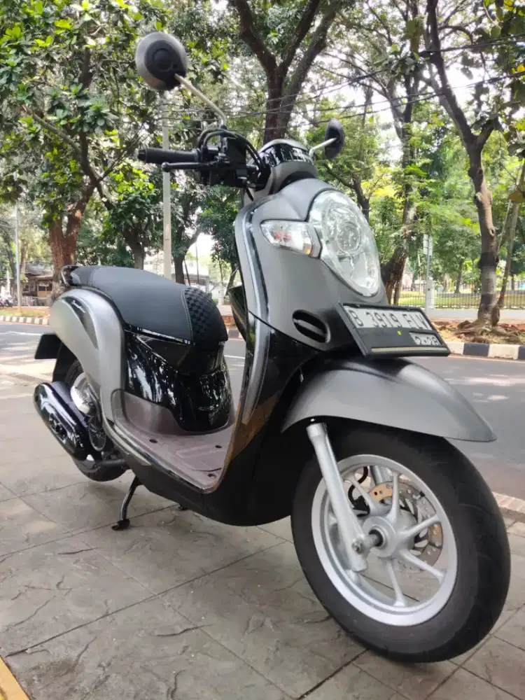 DIJUAL CASH HONDA SCOOPY STYLISH DONAT THN 2018 PJK IDUP SIAP PAKAI