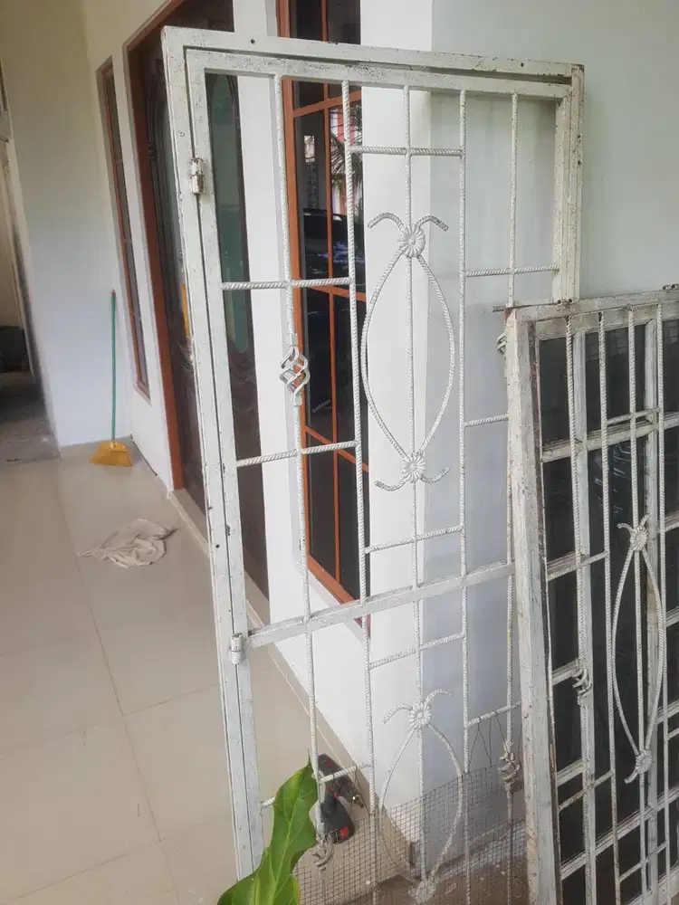 Pintu dan Teralis Eks Renovasi