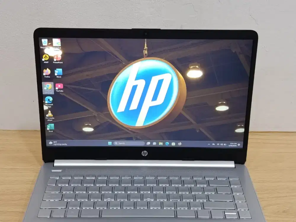 Laptop HP 14s-dq0xxx Prosesor Intel Celeron N4120 RAM 4GB SSD 256GB