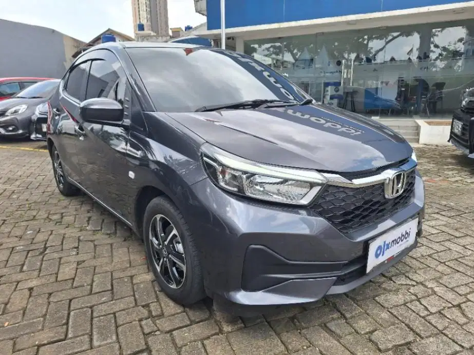 DP MURAH Honda Brio Satya 1.2 E Bensin-MT 2025 Abu-Abu CKRRB