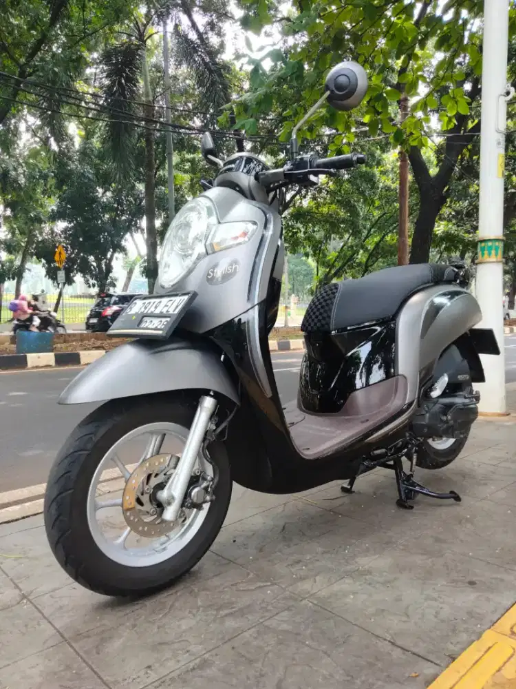 DIJUAL CASH HONDA SCOOPY STYLISH DONAT THN 2018 PJK IDUP SIAP PAKAI