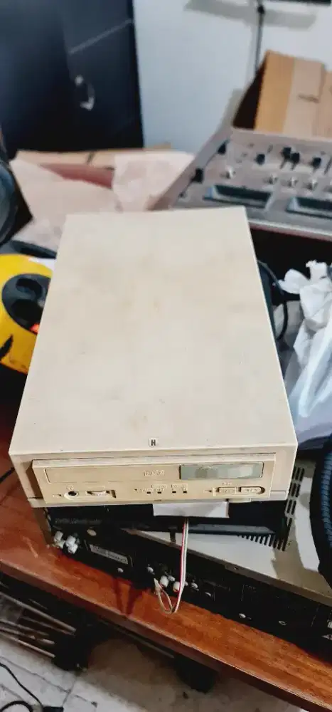 CD Writer Eksternal (pemutar dan perekam CD Merk Plextor)