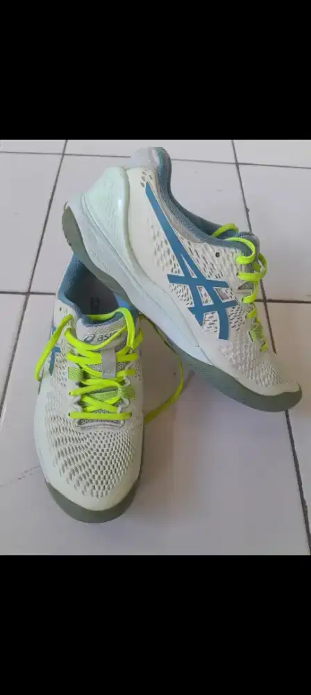 Sepatu Tennis asics gel resolution 9