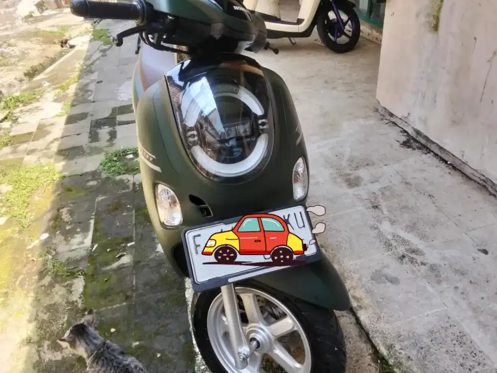 Scoopy 2025 warna hijau doff