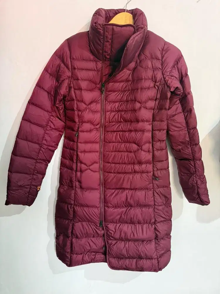 Jaket TNF warna Maroon