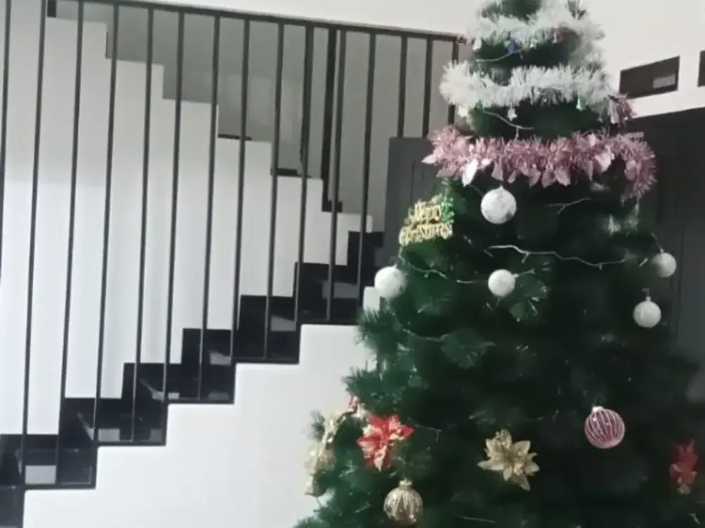 Dijual Segera Hunian Nyaman dan Terawat Harga Bisa Nego Sampai Deal Lokasi Strategis di Taman Kopo Indah 1, Bandung