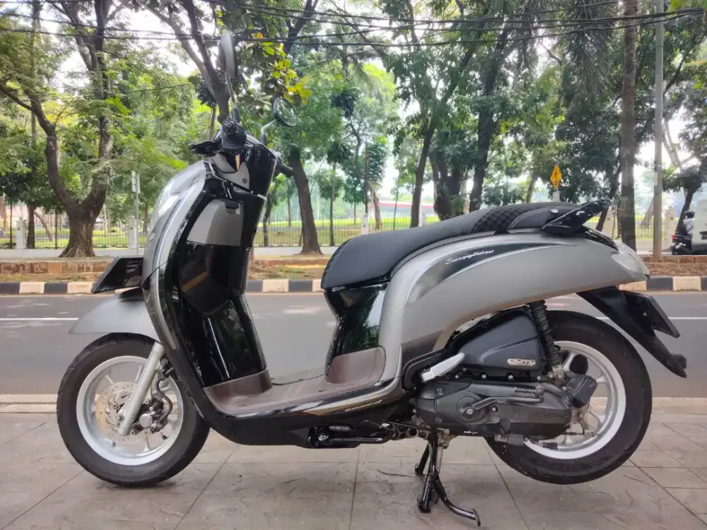 DIJUAL CASH HONDA SCOOPY STYLISH DONAT THN 2018 PJK IDUP SIAP PAKAI