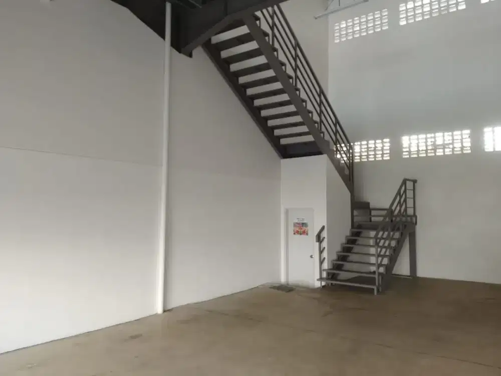 Disewakan! 1 Unit Gudang Lokasi Strategis di Area Pergudangan Taman Tekno BSD