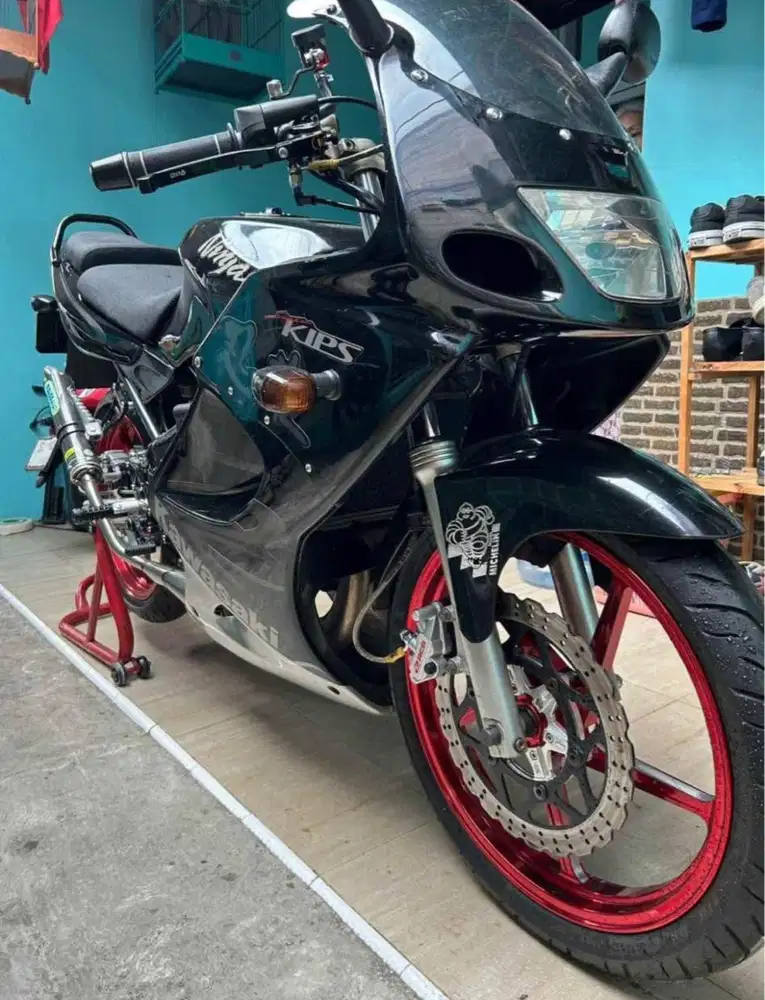 Kawasaki ninja 150RR/zx-150RR 2010 black modif hedon istimewa