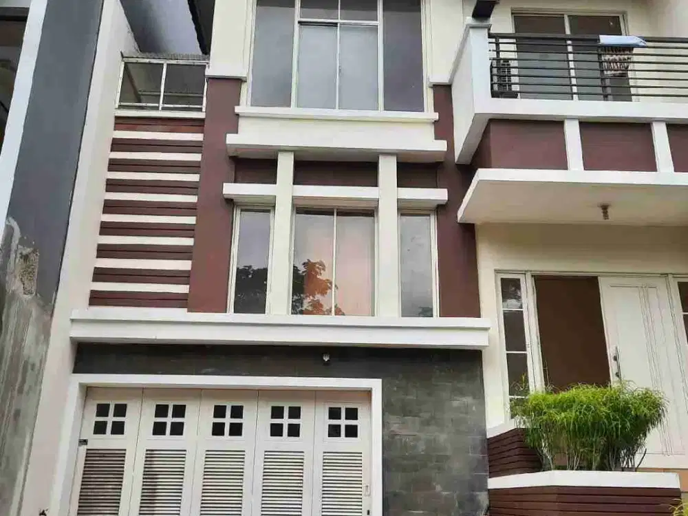 Disewakan Rumah Crown Golf Boulevard Pik uk 258m