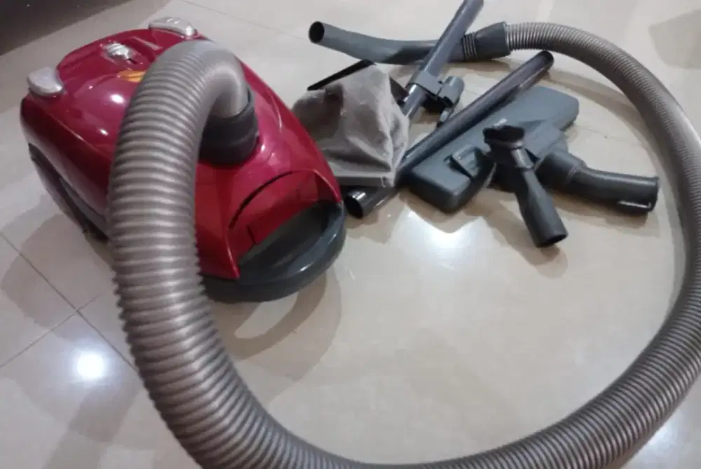 Dijual vakum cleaner SHARP EC 8304