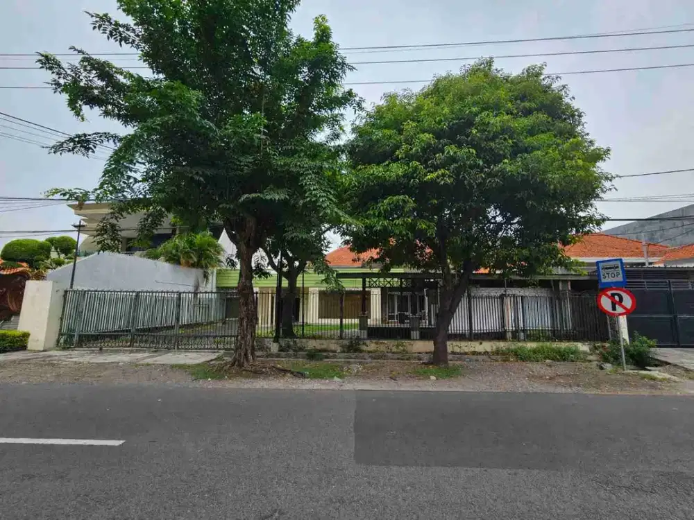 dijual rumah bisa untuk klinik, resto, kantor dll di jl embong kemiri surabaya