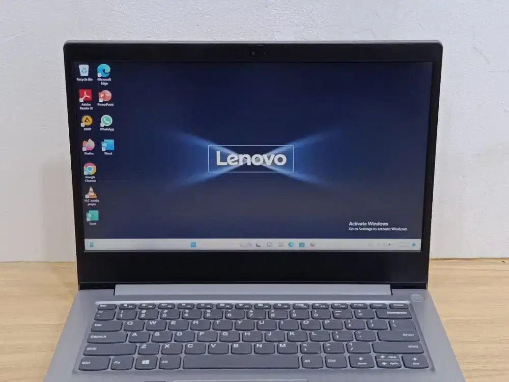 Laptop lenovo slim 3 processor AMD 3020e RAM 4GB SSD 256GB