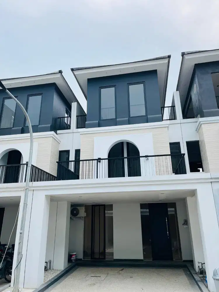 Rumah Mewah bonus 4 ac dan 3 water heater dekat ada majapahit