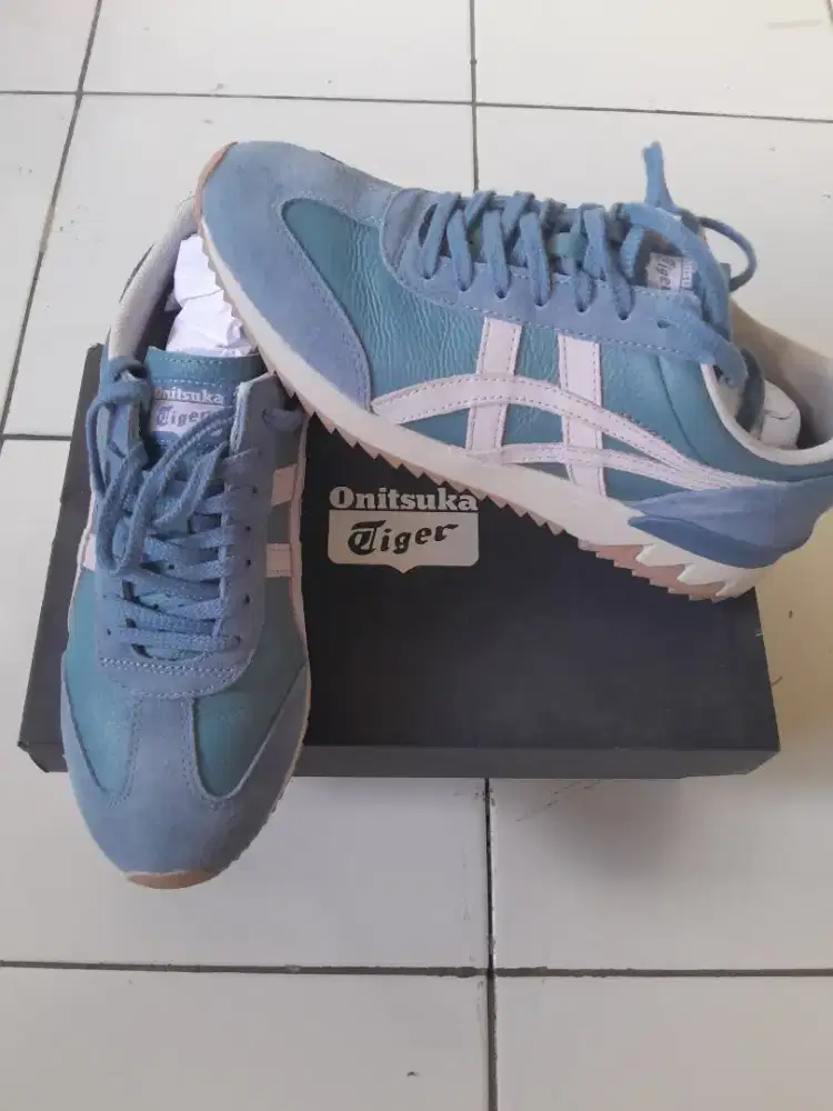 Sepatu onitsuka tiger warna biru,ori lengkap