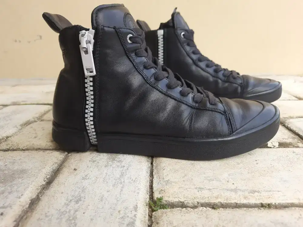 Sepatu boots diesel size 41
