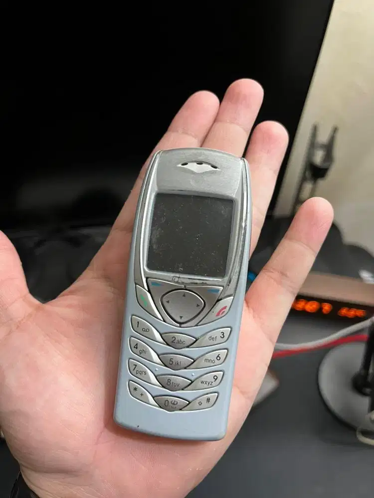 Nokia 6100 unit + box only