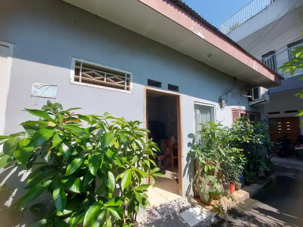 RUMAH 2 LANTAI HARGA MIRING DI JAKARTA SELATAN!