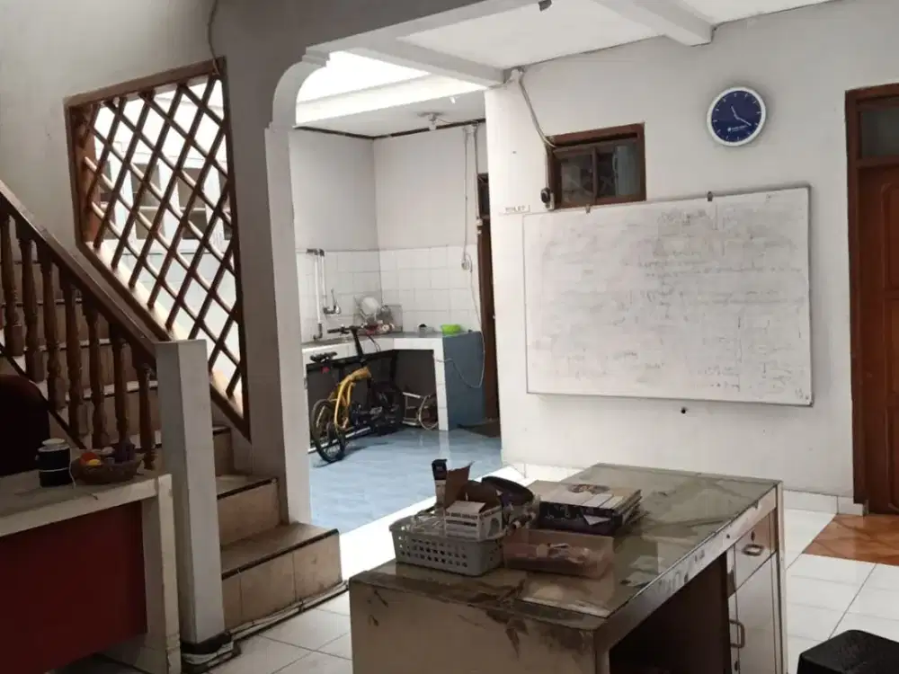 Rumah 2 Lantai Strategis di Mainroad Antapani