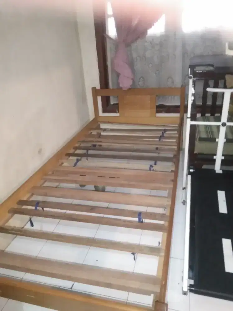 ranjang kayu uk 90x200