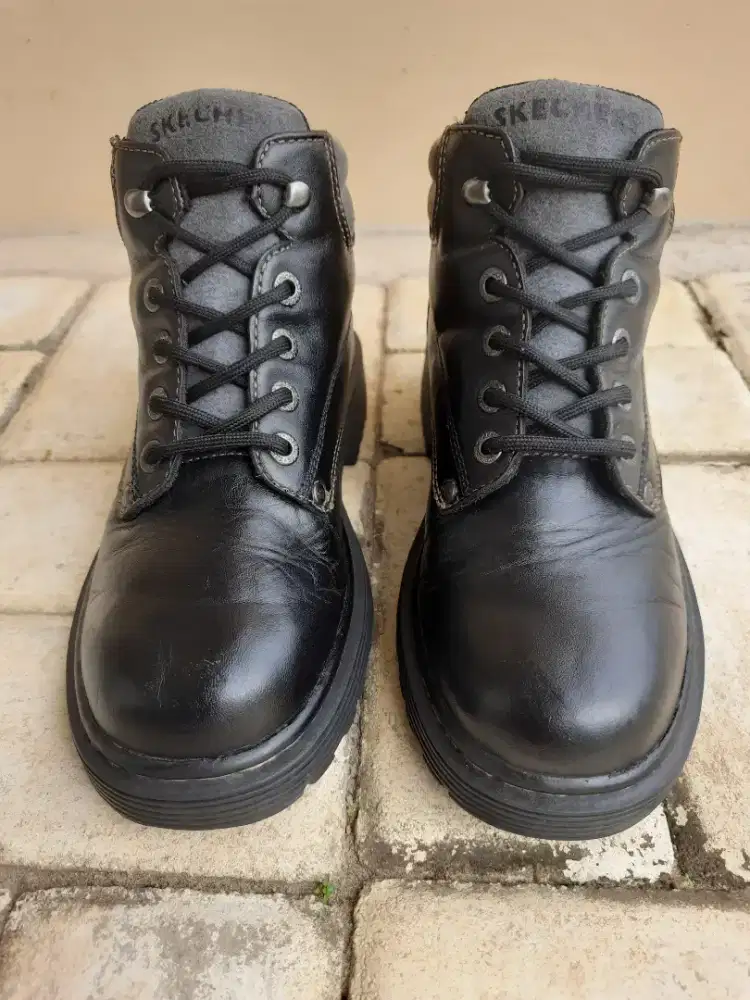Sepatu boots schecter size 39