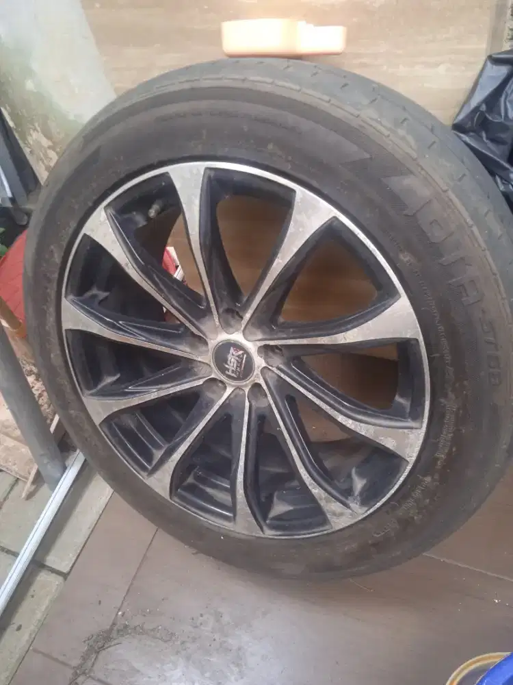 Ban dan velg bekas Toyota Alphard ring 18