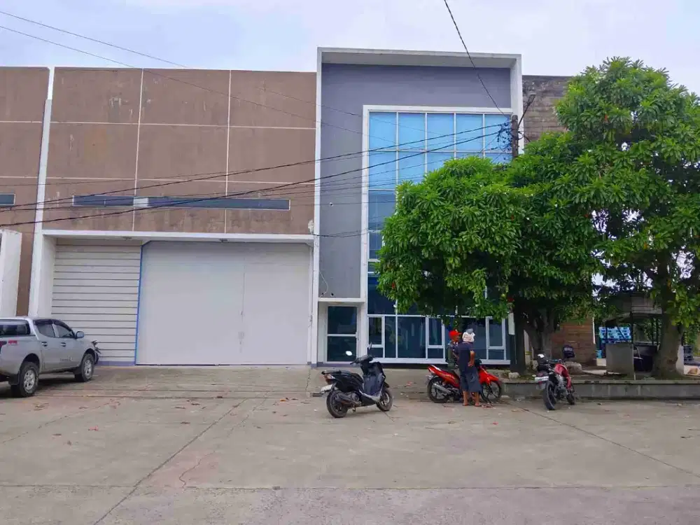 Disewakan gudang bagus siap pakai dalam komplek pergudangan Cosmo Bizland Palembang