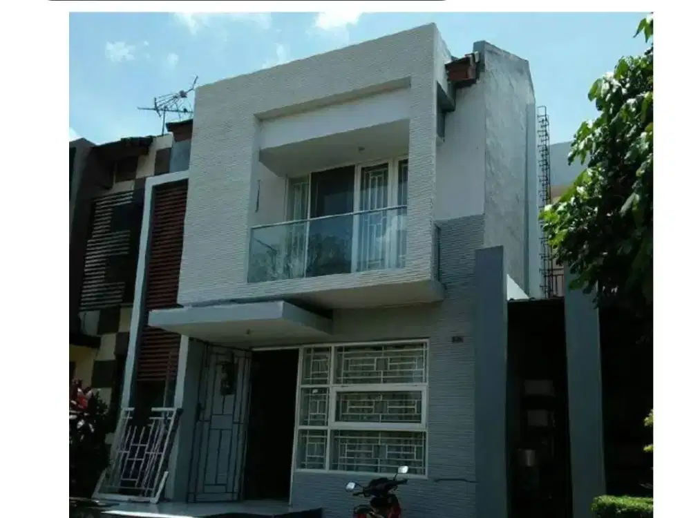 RUMAH 2 LANTAI CLUSTER ROYAL SERPONG VILLAGE 'MR37'