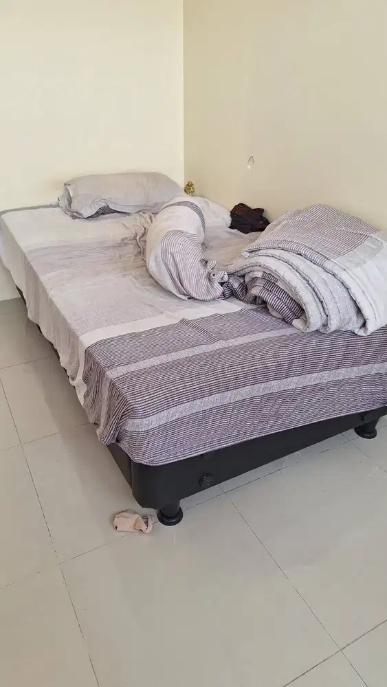SPRING BED LACI BEKAS 120x200