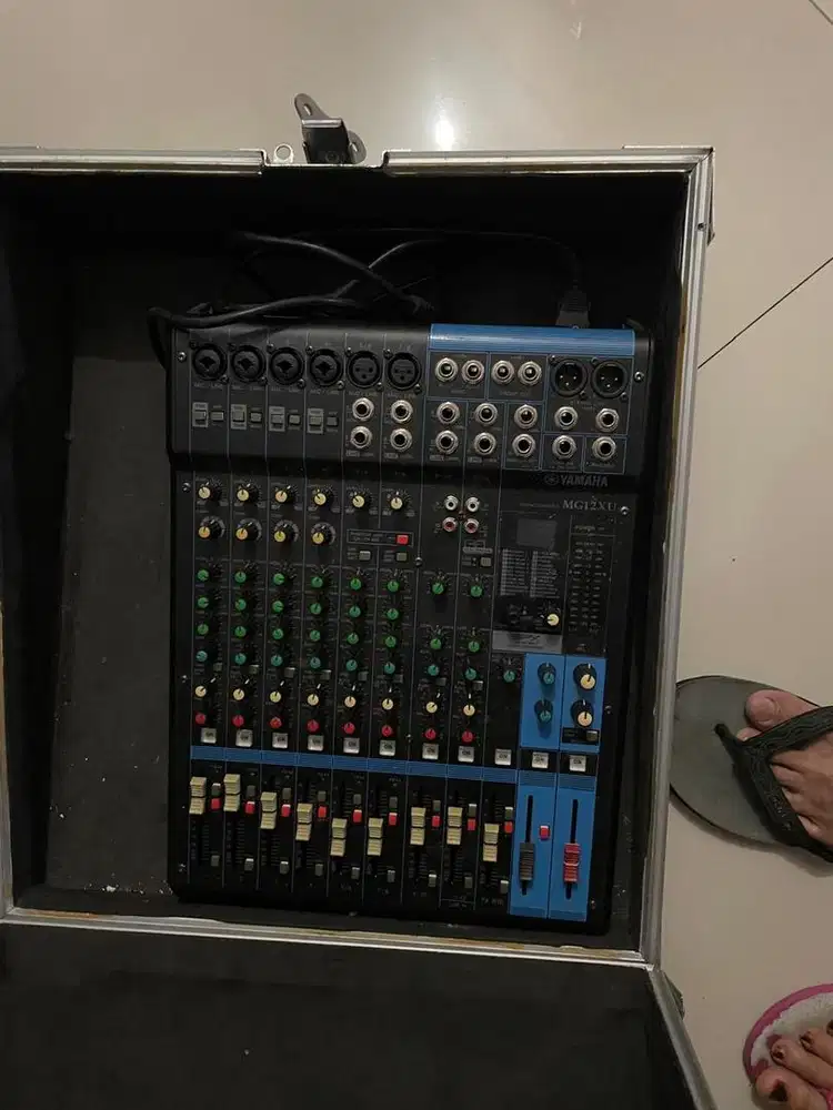 Yamaha MG12XU Mixer Audio Analog 12 Channel