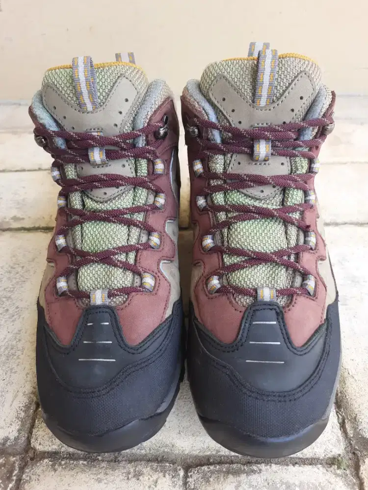 Sepatu outdoor kolon sport