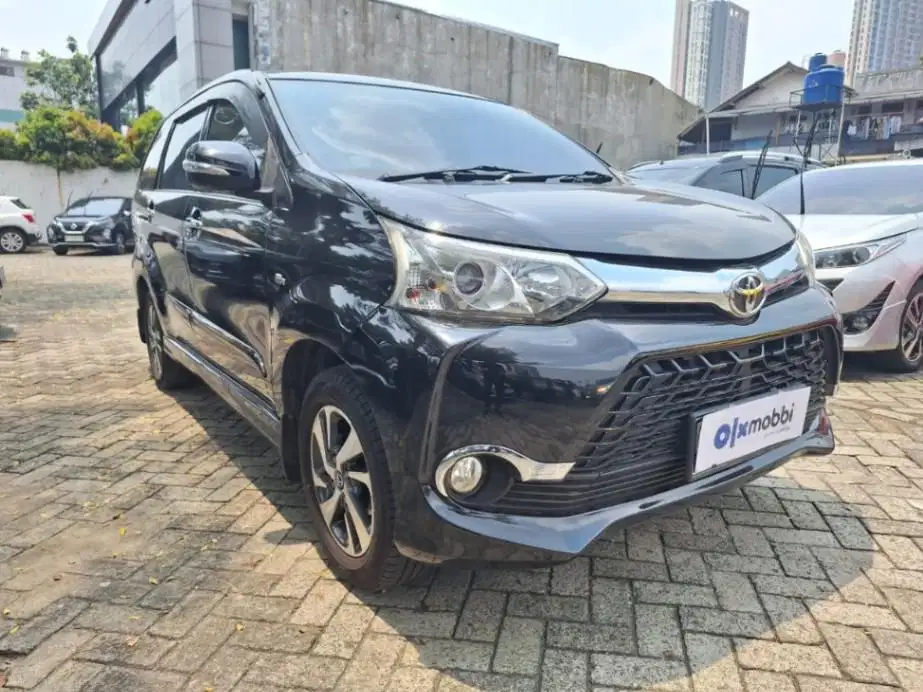 DP MURAH Toyota Avanza 1.5 Veloz Bensin-AT 2017 Hitam CSZIB
