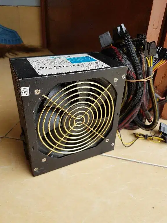 PSU Seasonic Black SS-650JT 650w 80+ 8 dan 6 pin vga