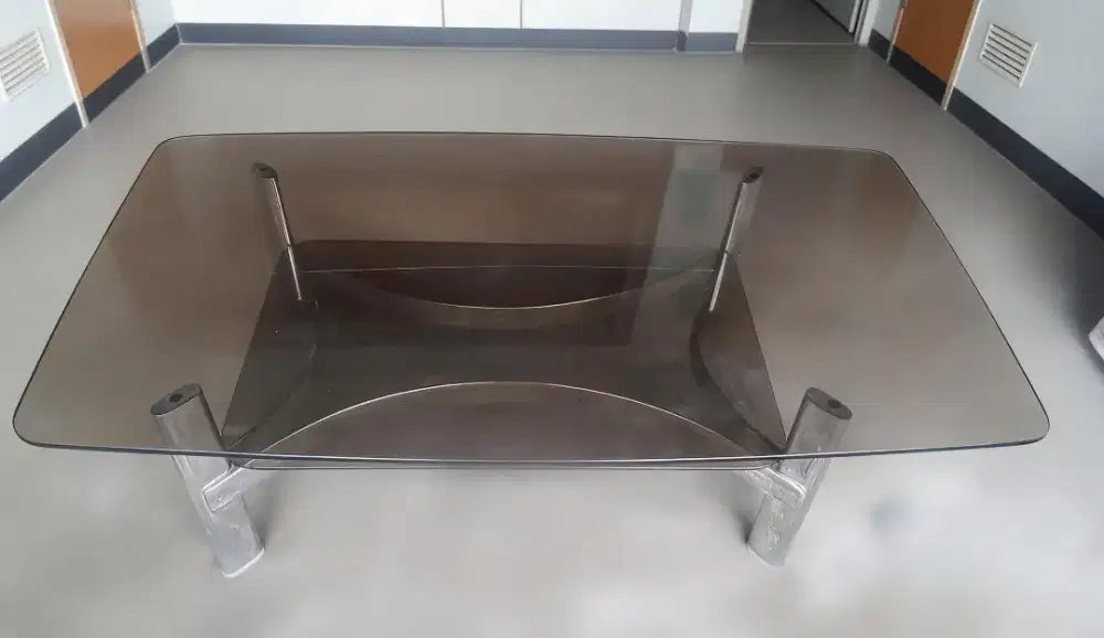 Meja tamu double kaca rangka besi