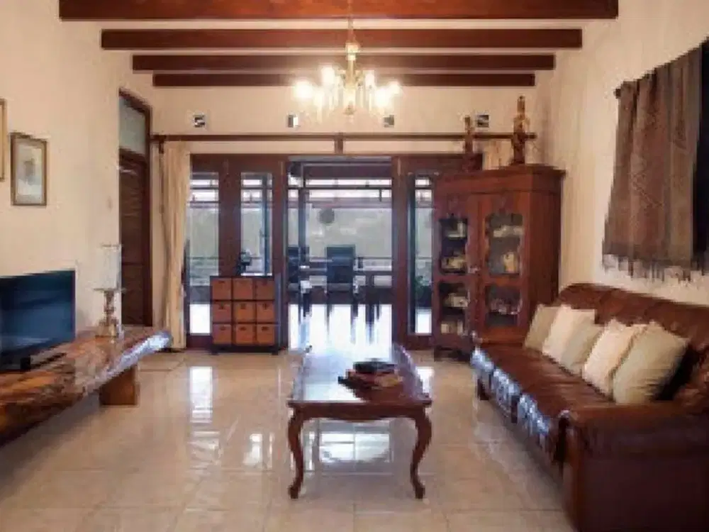 Rumah Villa Cantik di Main Road Raya Golf Dago