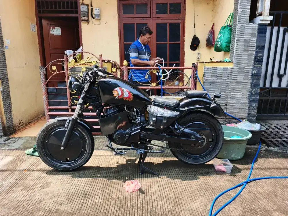 Custom Bobber Byson Karbu