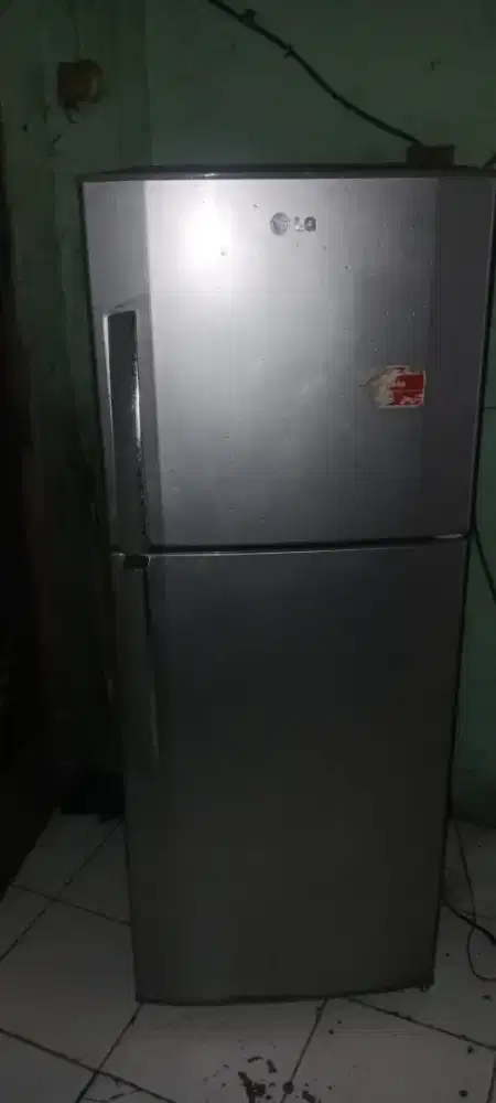 Kulkas 2 pintu merk LG