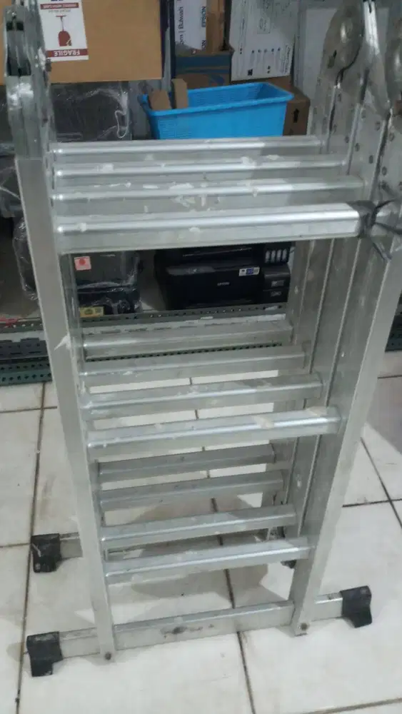 Tangga Lipat Aluminium Dalton – Kokoh & Praktis