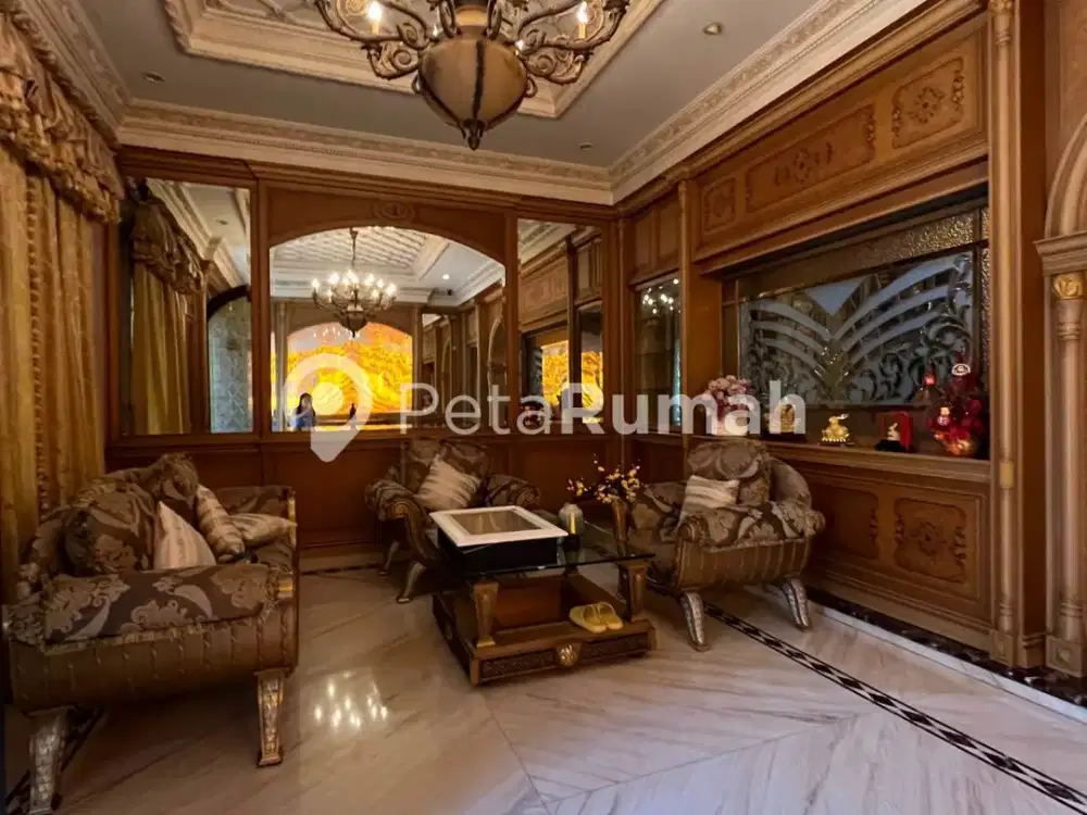 Dijual Villa Lux Full Furnish di Komplek Grand Polonia (ELVIA)