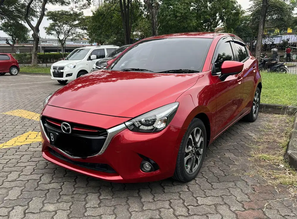 Mazda 2 R AT 2016 Merah Istimewa Tangan pertama
